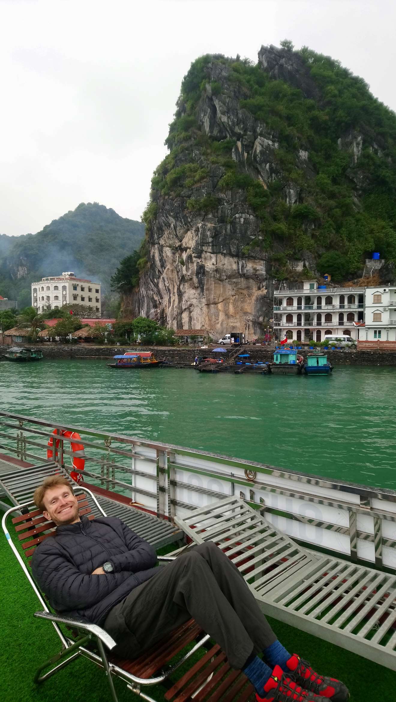 Chilling out in Ha Long Bay and Cat Ba